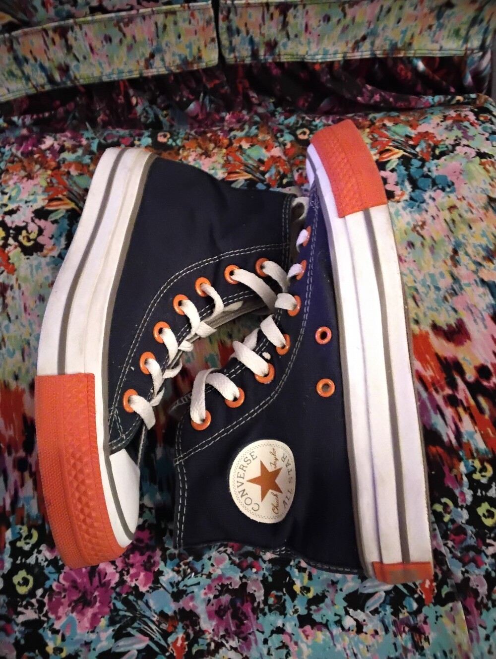 Converse Chuck Taylor High Top Sneakers shoes youth boys girls size 4 navy